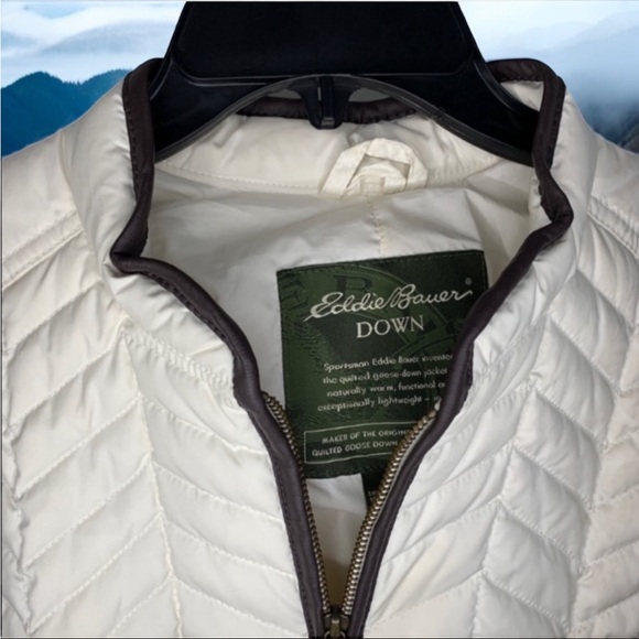 Eddie Bauer Goose Down Quilted Jacket ~ LIKE NEW ~      size Small - Picture 3 of 12